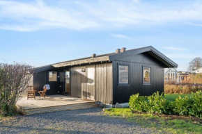 Cozy Summer House Close To Beach And Nature in Rønde